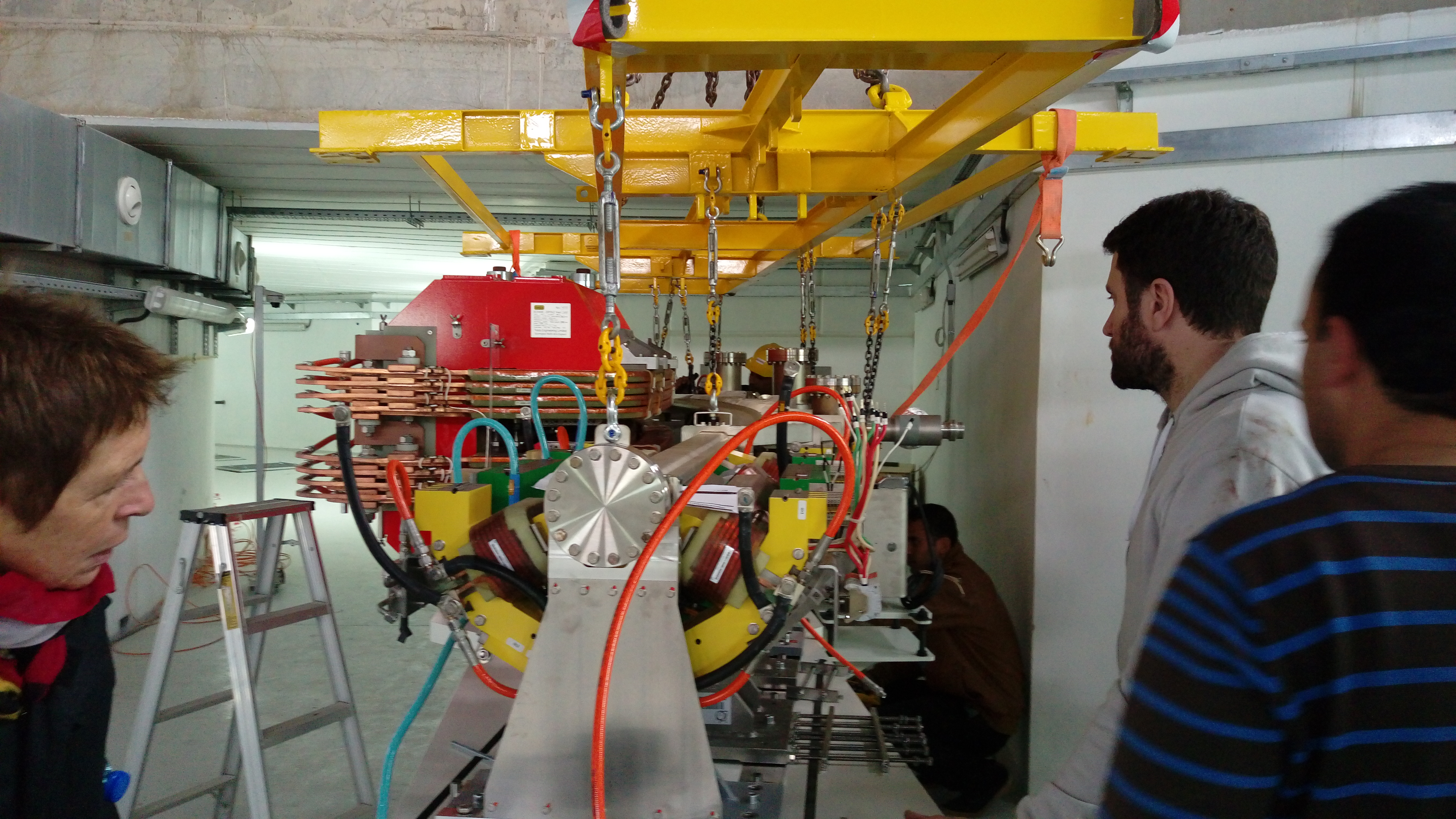 Source of the photo: © SESAME | Vacuum chamber being installed in the dipole magnet