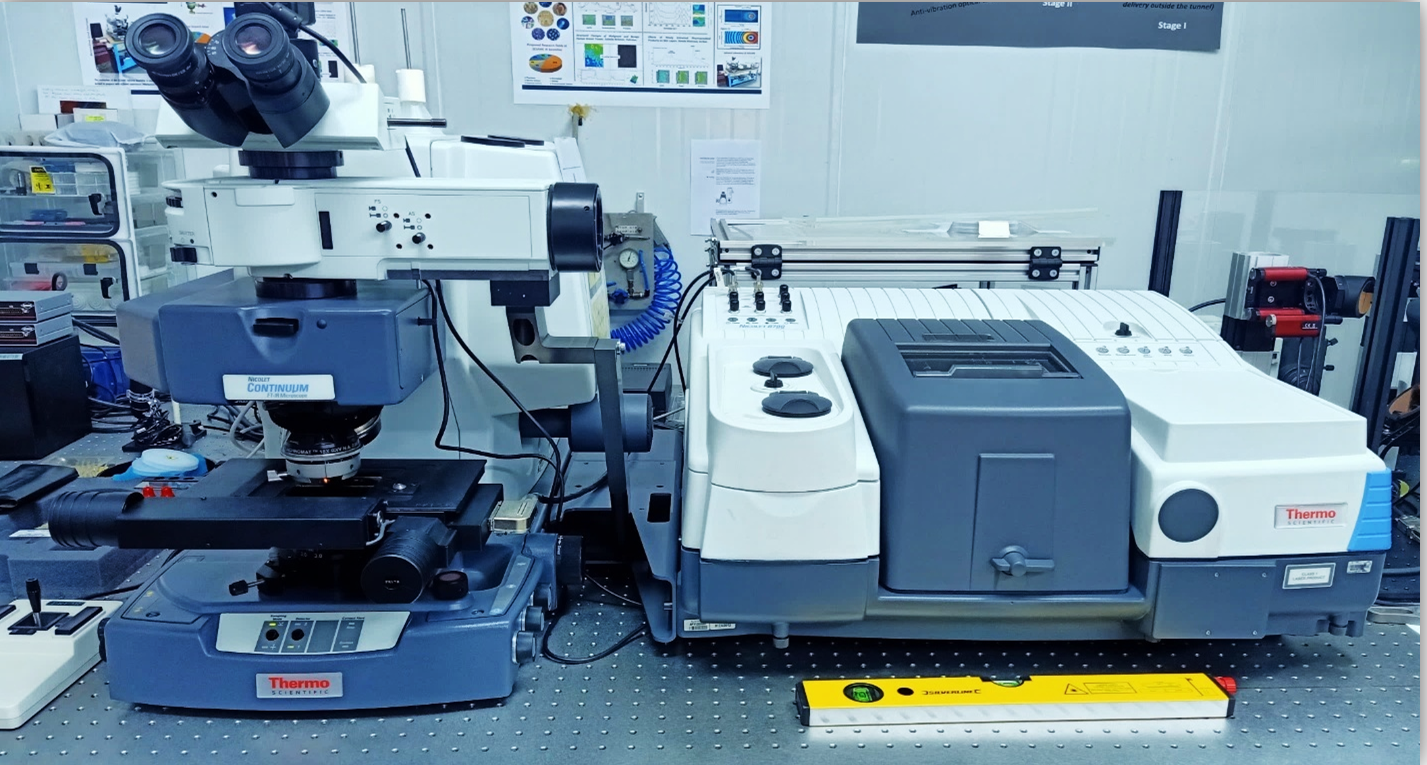 The BM02-IR beamline offline endstation (Globar IR) | Thermo Scientific 8700 FTIR spectrometer coupled to Nicolet Continuum XL IR-microscope (© Thermo Fisher Scientific).